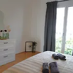 Privates Apartment In Westberlin - Jomi Stays