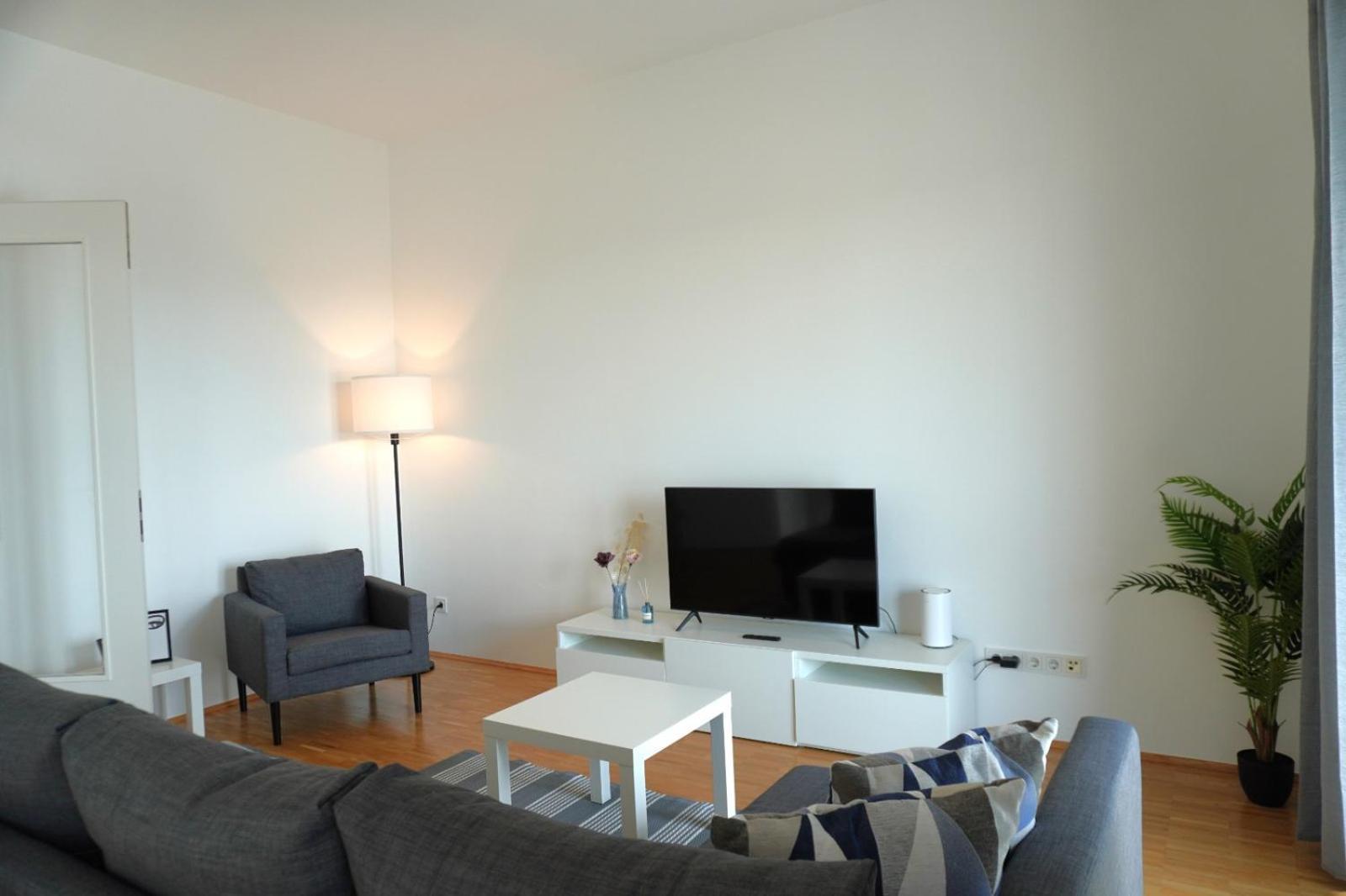 Privates In Westberlin - Jomi Appartement