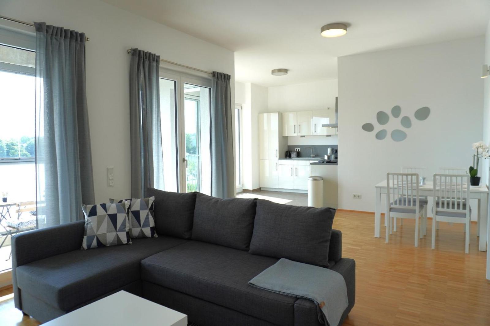 Privates In Westberlin - Jomi Appartement