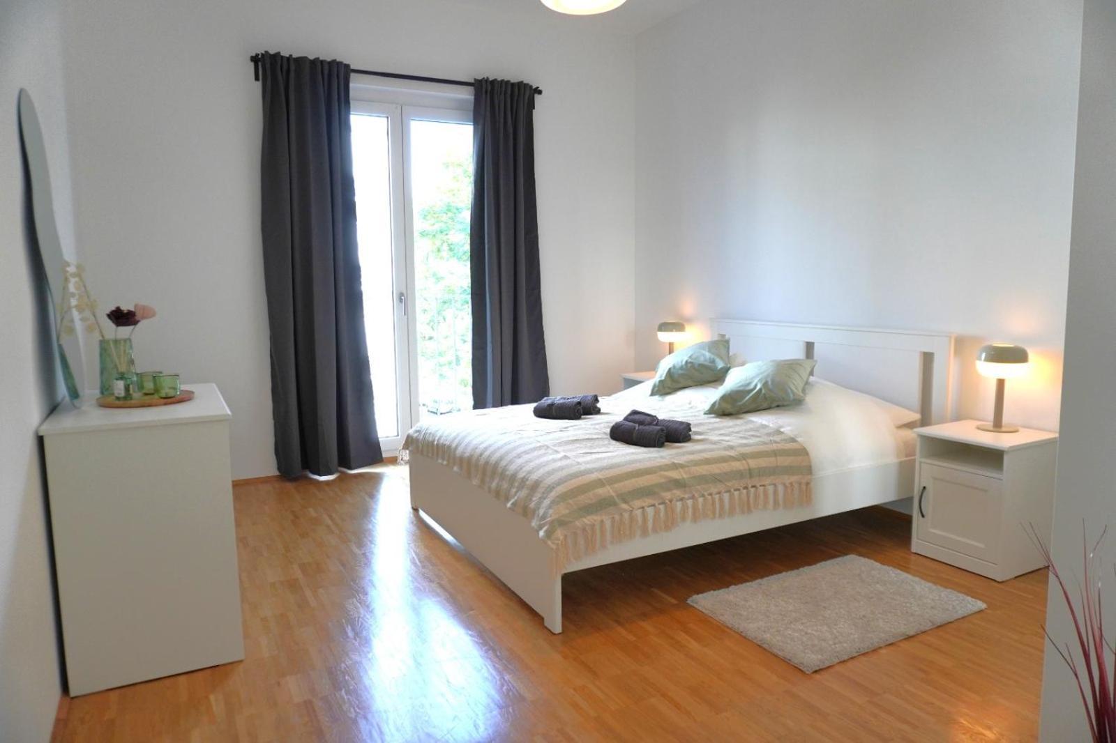 Appartement Privates In Westberlin - Jomi *